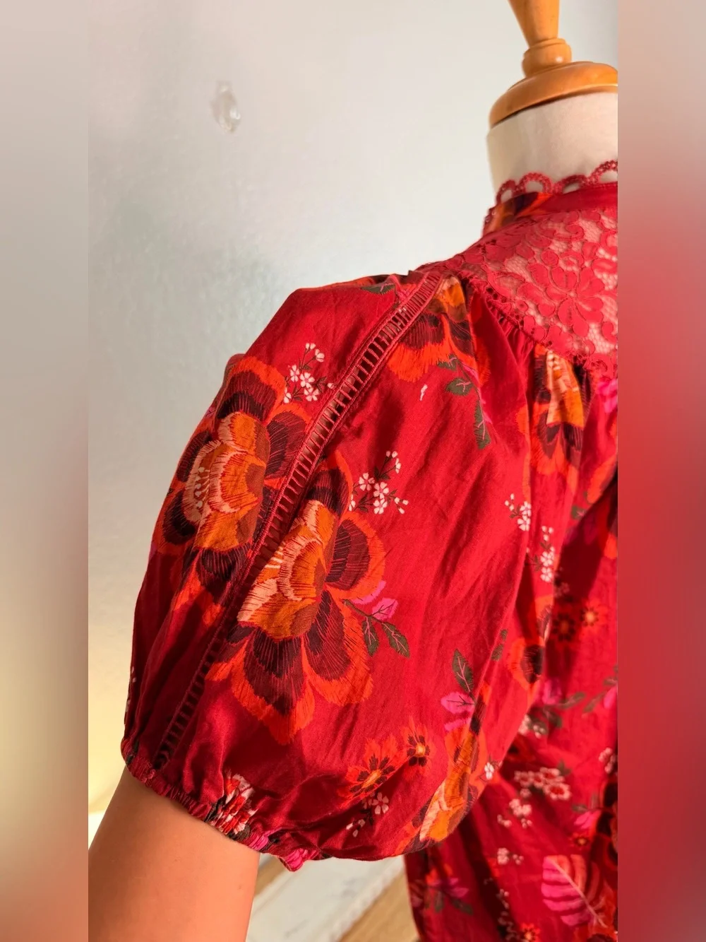 FARM RIO by Anthropologie Red Floral Puff-Sleeve Blouse